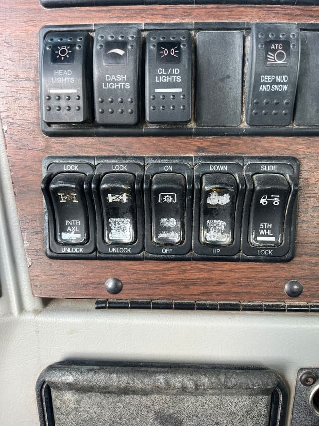 Image of Western Star 4900 equipment image 4