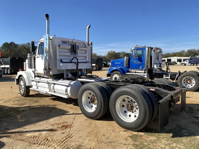 Image of Western Star 4900EX equipment image 1