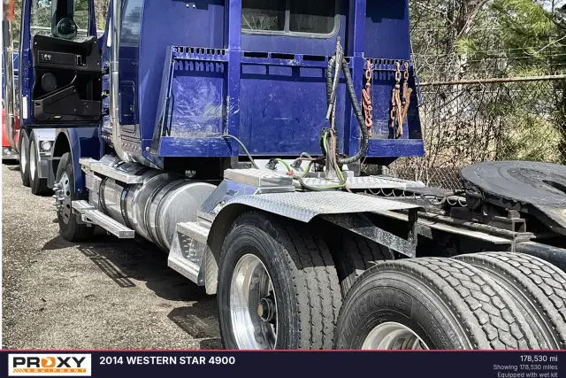 Image of Western Star 4900 equipment image 3