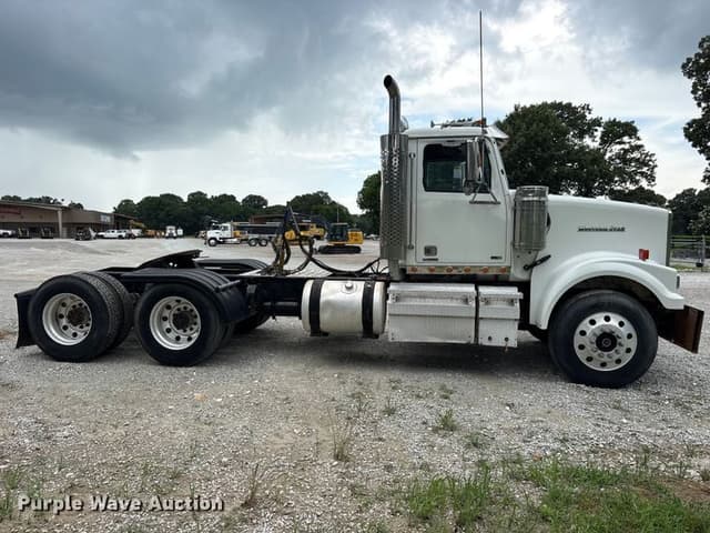 Image of Western Star 4900 equipment image 3