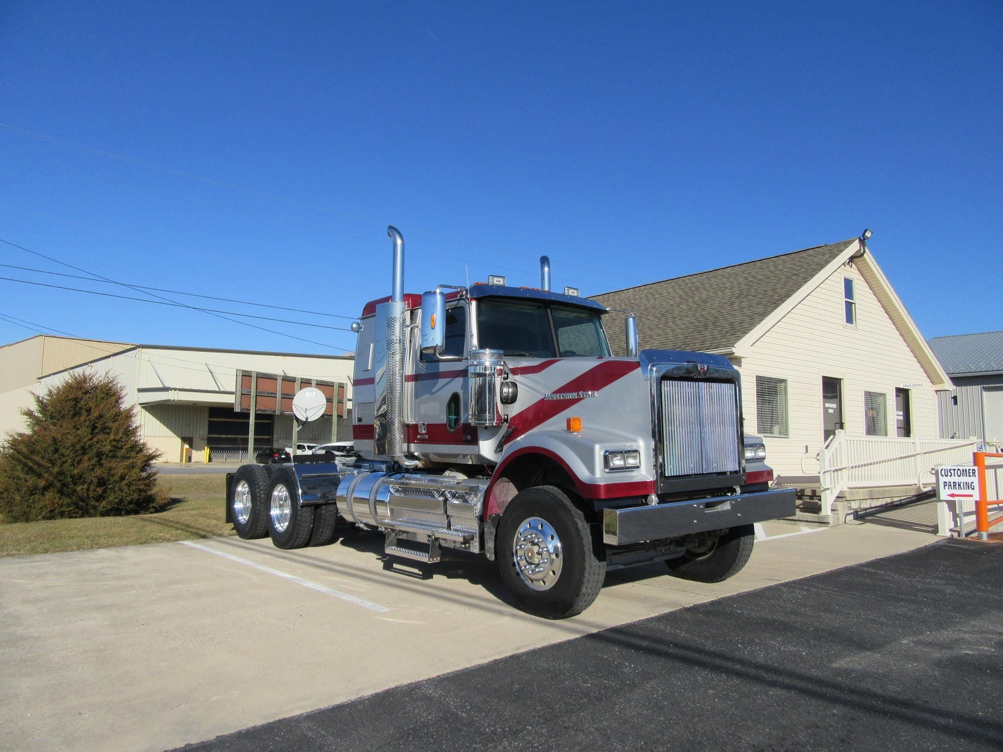2014 Western Star 4900FA Equipment Image0