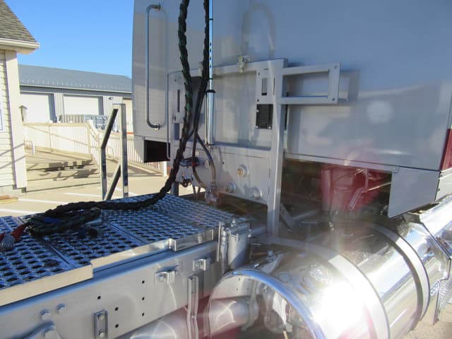 Image of Western Star 4900FA equipment image 4