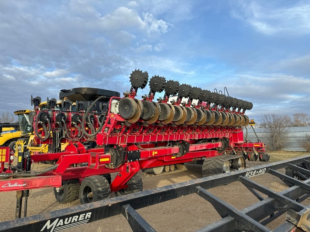 2014 White 8936 Equipment Image0