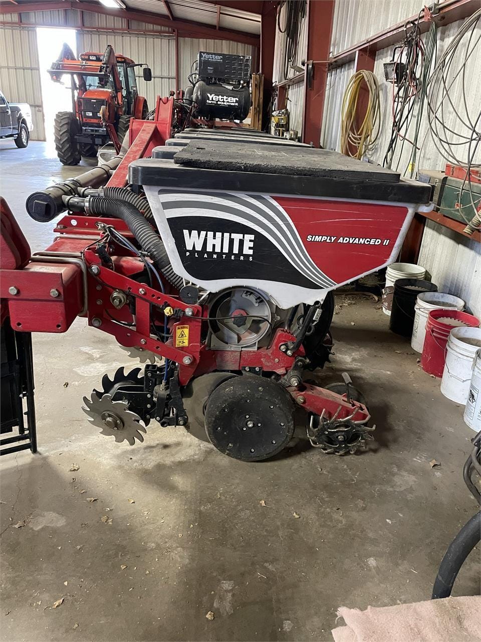 2014 White 9776 Equipment Image0