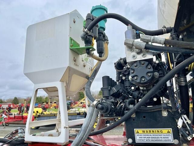 Image of White 9824 equipment image 3