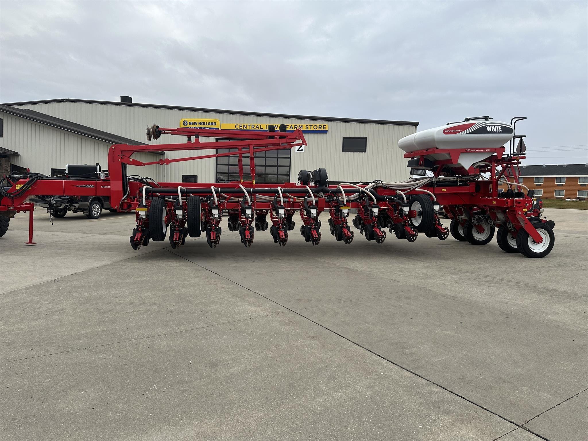 2014 White 9824 Equipment Image0