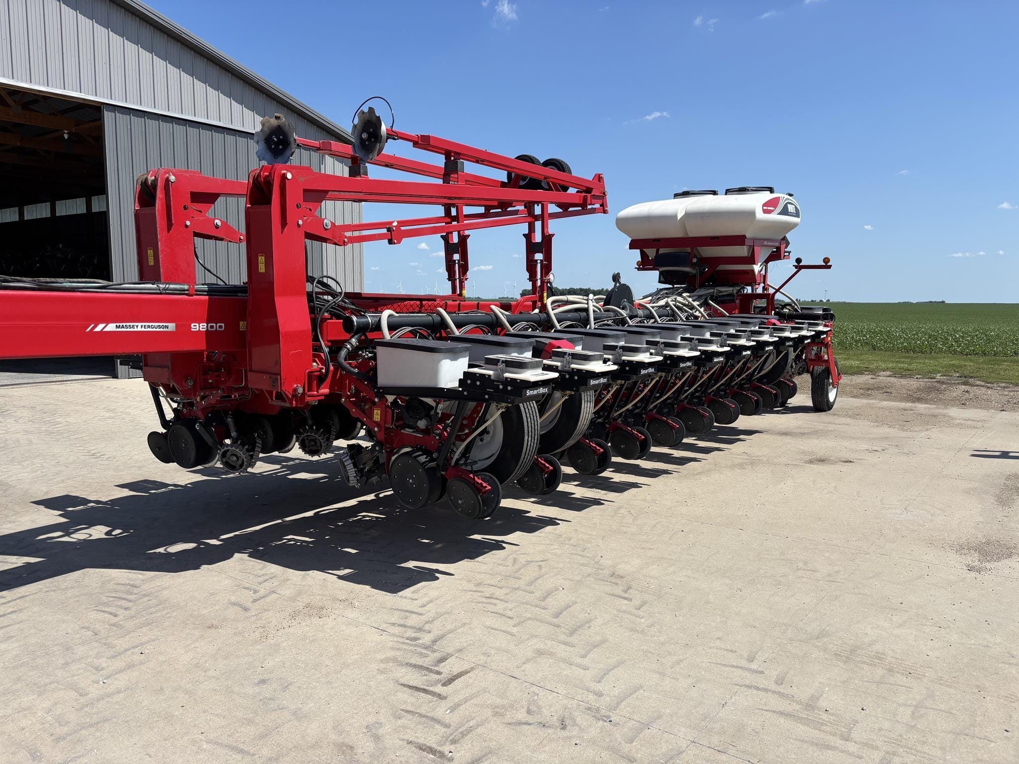 2014 White 9824 Equipment Image0