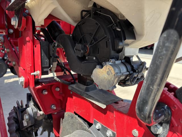 Image of White 9824 equipment image 1