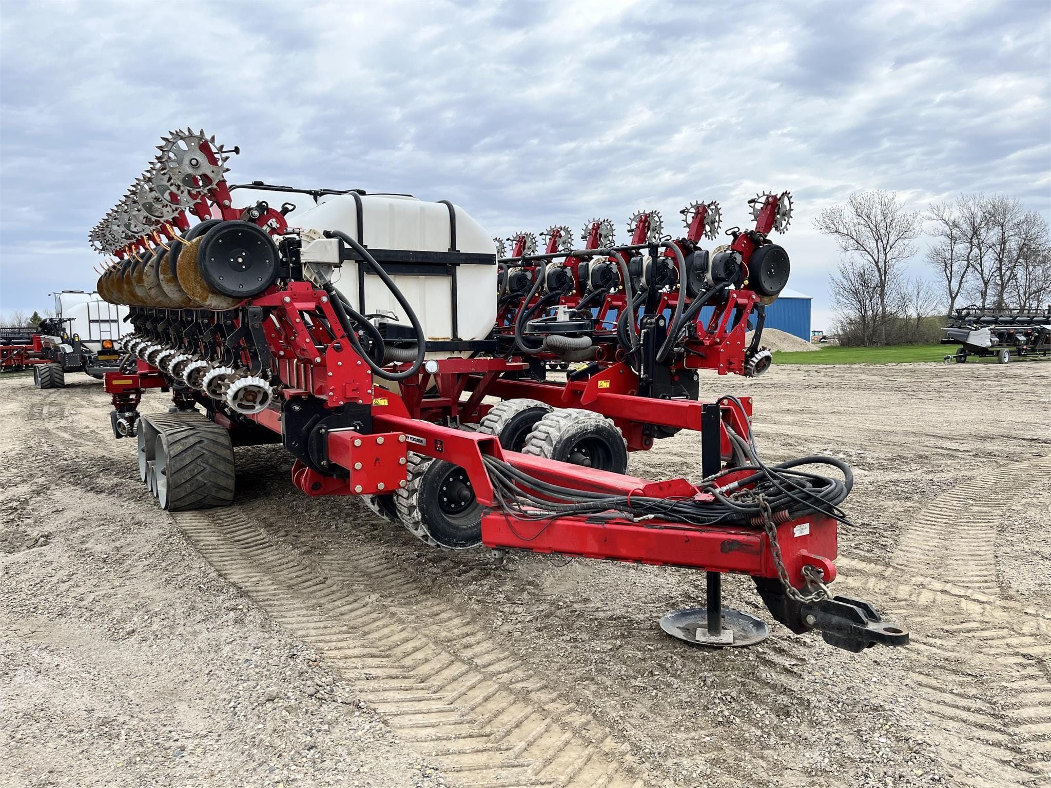 2014 White 9924VE Equipment Image0