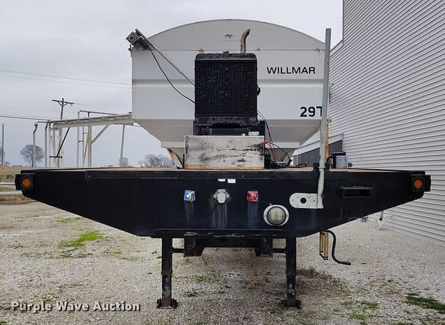 Image of Willmar Side Shooter 24 equipment image 1