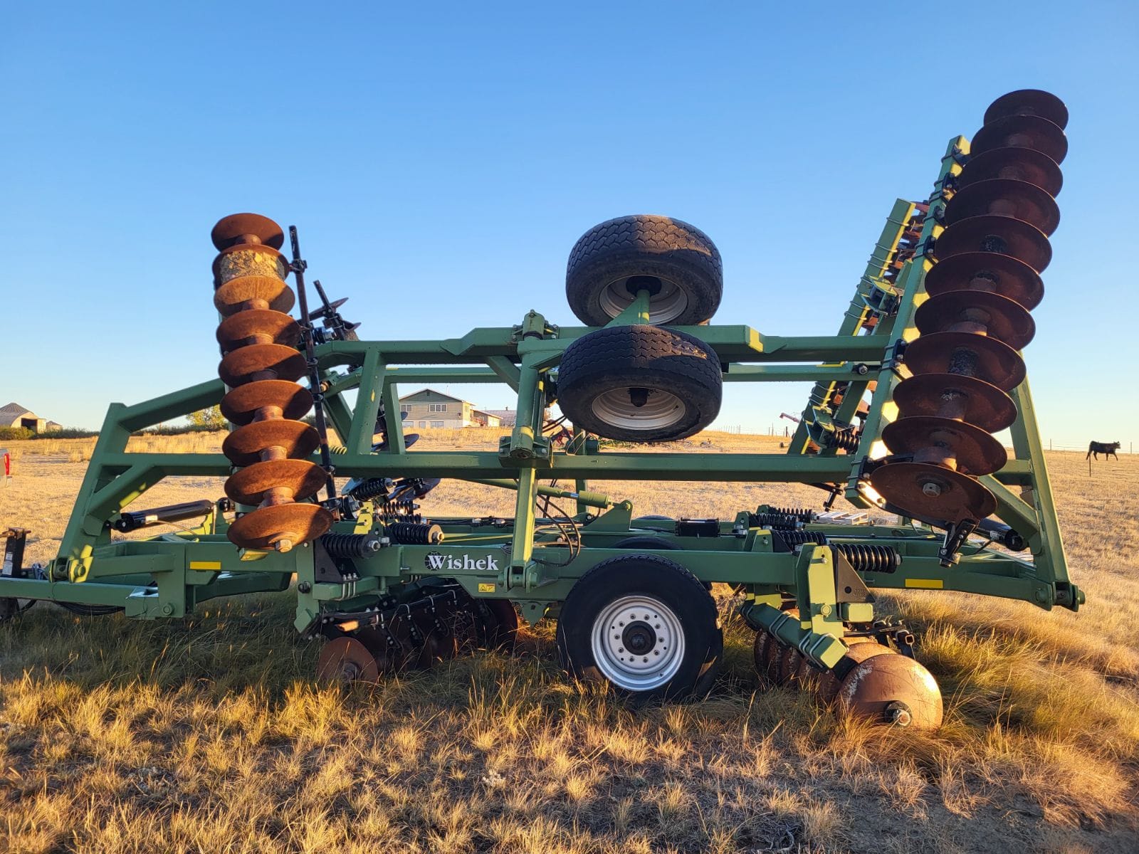 2014 Wishek 842NT-30 Equipment Image0