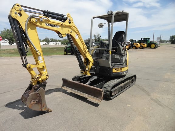 2014 Yanmar VIO27-5B Equipment Image0