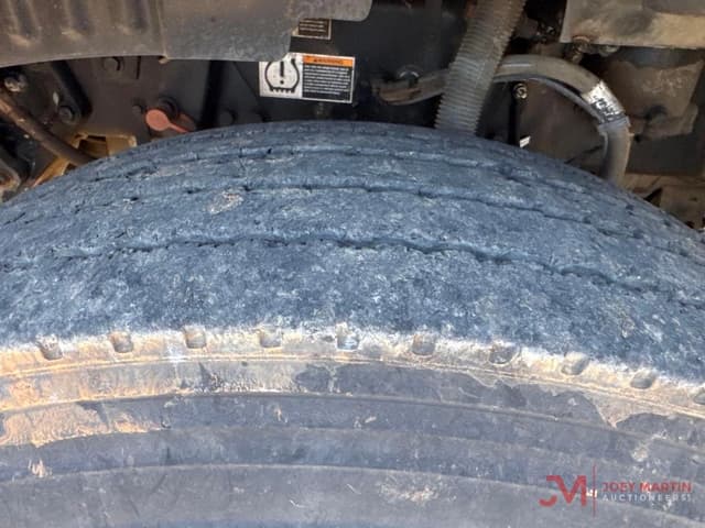 Image of Kenworth T680 equipment image 4