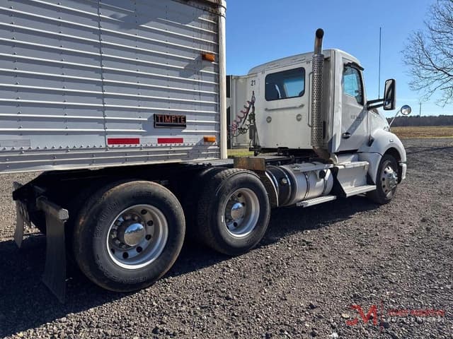 Image of Kenworth T680 equipment image 1