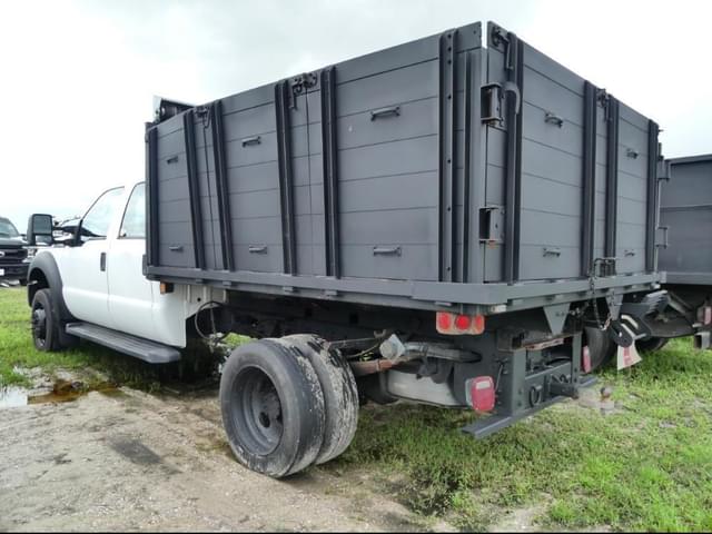 Image of Ford F-450 equipment image 3
