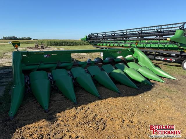 Image of John Deere 608C equipment image 1