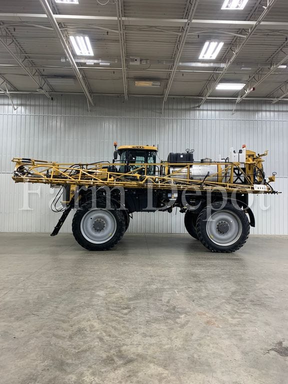 2015 RoGator RG1100B Equipment Image0