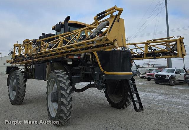 Image of RoGator RG1100B equipment image 2