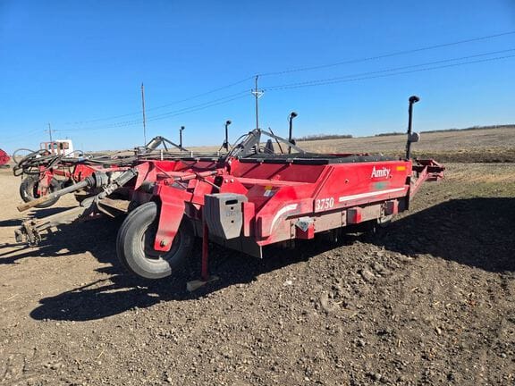 2015 Amity 3750 Equipment Image0