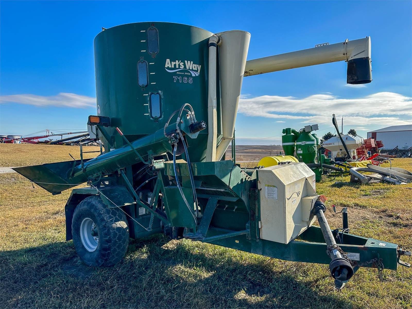 2015 Art's Way 7165 Equipment Image0