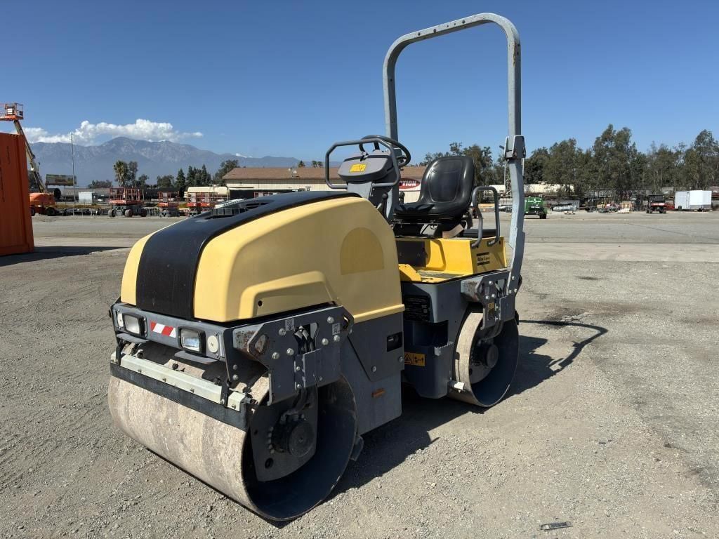 2015 DYNAPAC CC1200 Equipment Image0