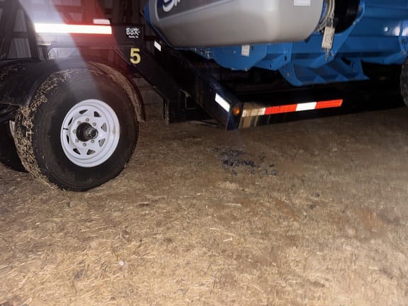 2015 B&B 32-D Equipment Image0