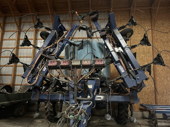 2015 Blu-Jet AT4610 Equipment Image0