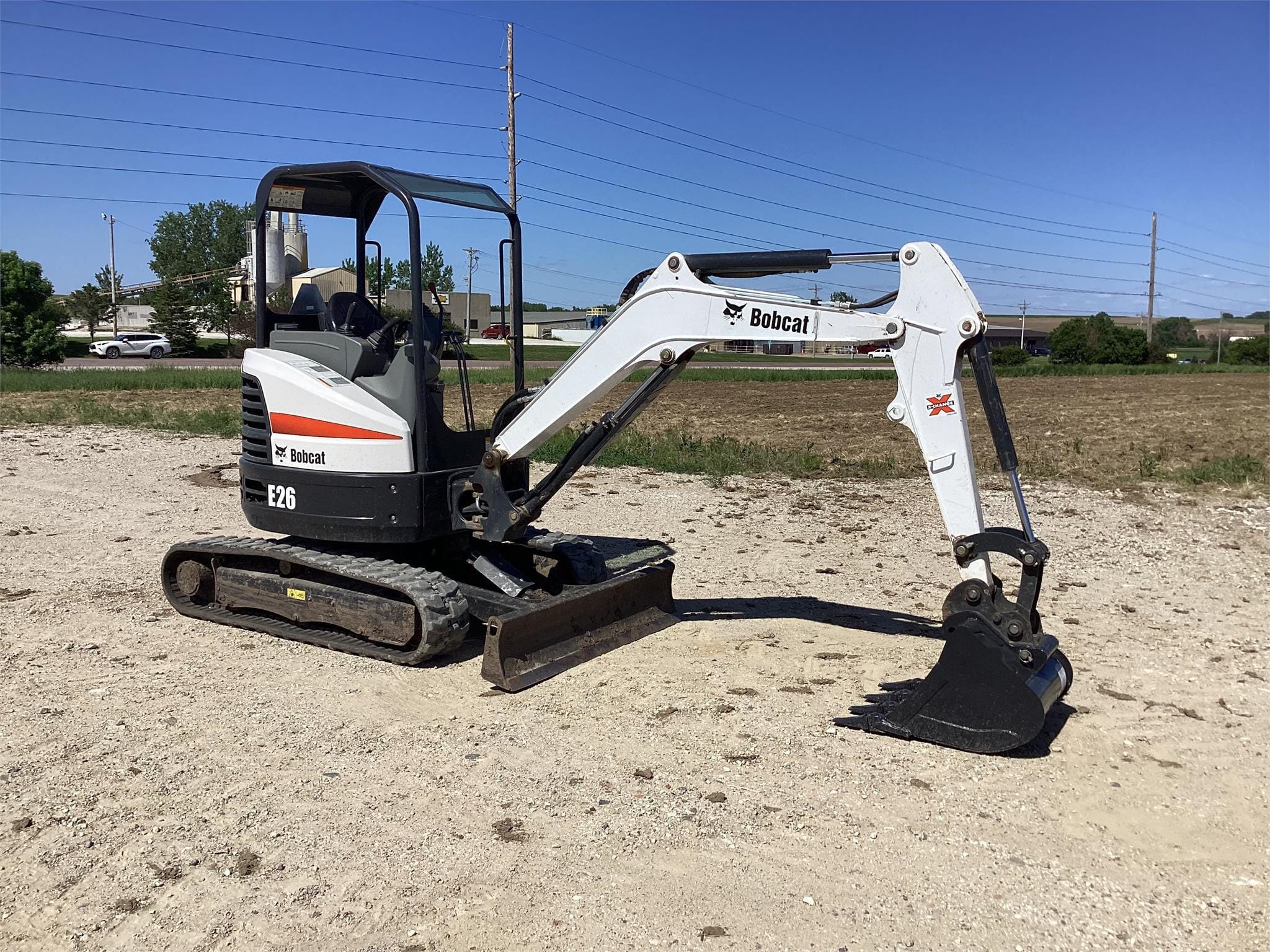 Main image Bobcat E26