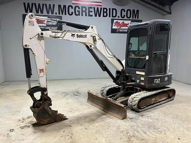 Image of Bobcat E32 equipment image 1