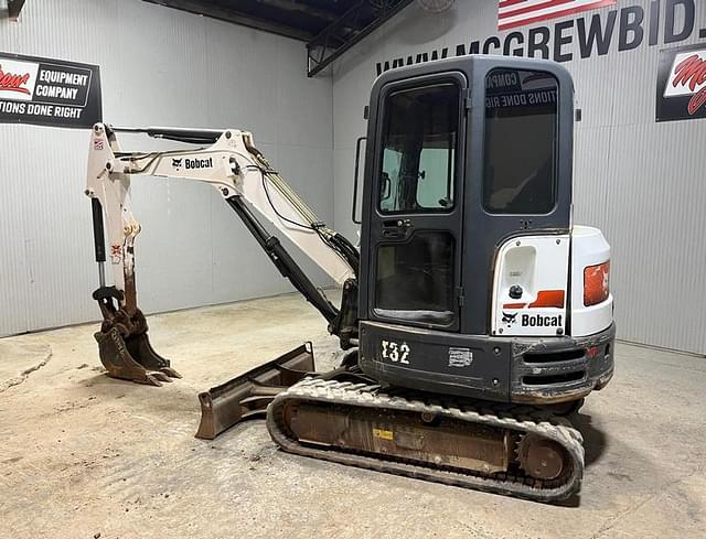 Image of Bobcat E32 equipment image 2