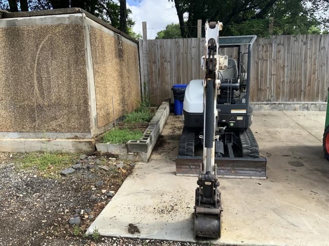 Image of Bobcat E32i equipment image 1