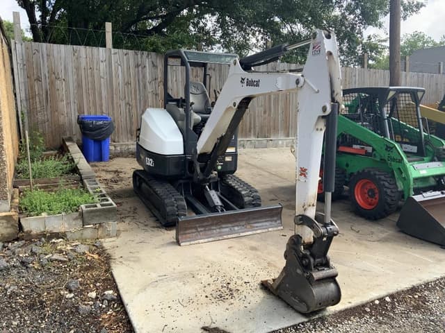 Image of Bobcat E32i equipment image 2