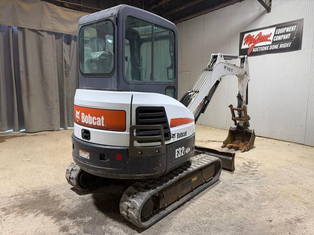 Image of Bobcat E32i equipment image 4