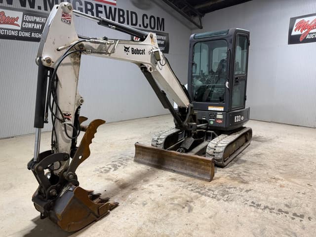 Image of Bobcat E32i equipment image 1
