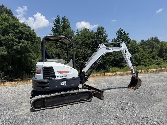 Image of Bobcat E35 equipment image 3