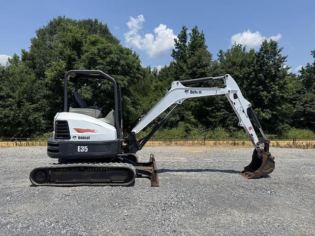 Image of Bobcat E35 equipment image 2