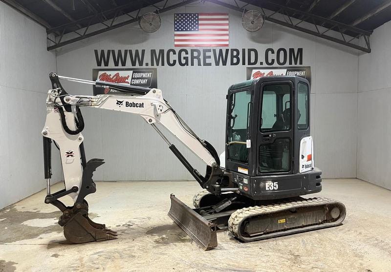 Main image Bobcat E35