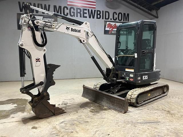 Image of Bobcat E35 equipment image 1