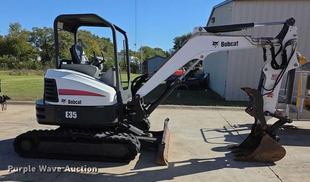 Image of Bobcat E35 equipment image 3