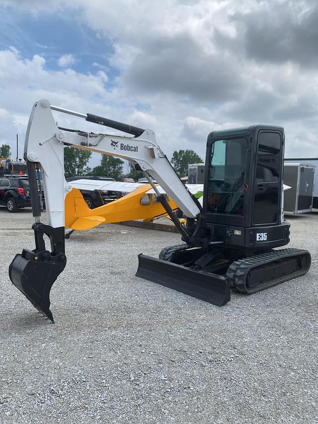 Image of Bobcat E35 equipment image 1