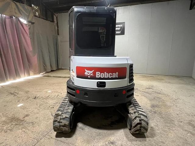 Image of Bobcat E35 equipment image 3