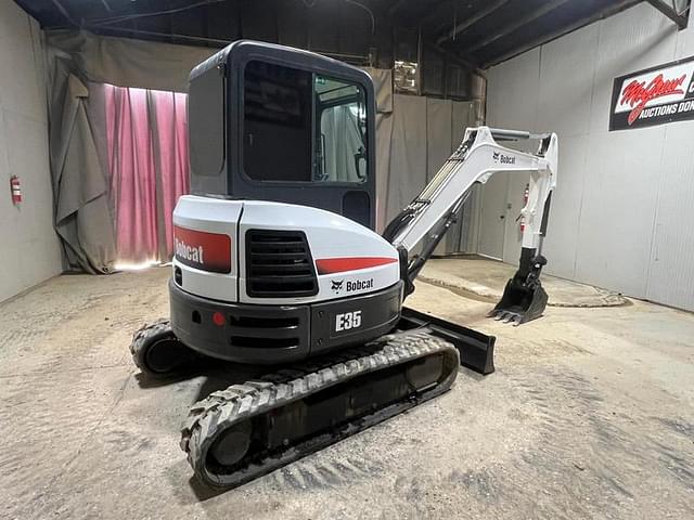 Image of Bobcat E35 equipment image 4