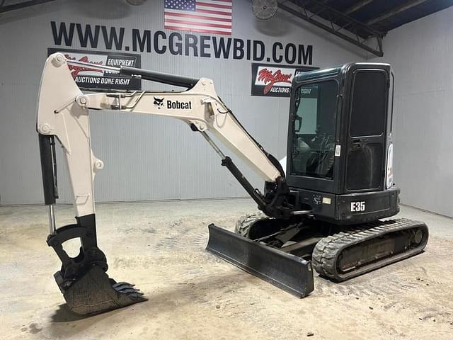 Image of Bobcat E35 equipment image 1