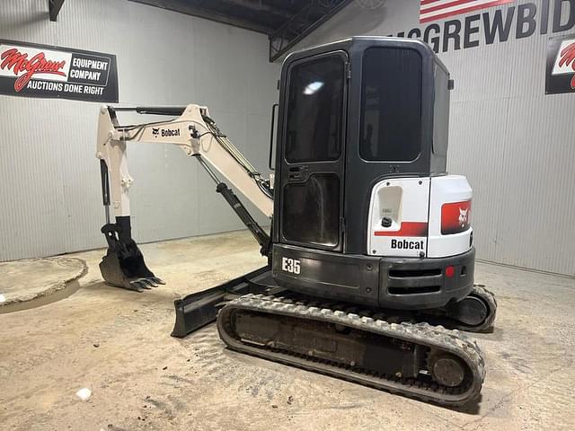 Image of Bobcat E35 equipment image 2