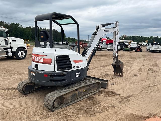 Image of Bobcat E35 equipment image 4