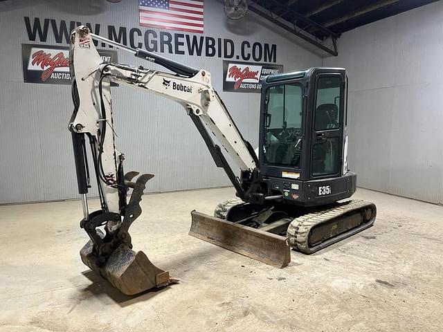 Image of Bobcat E35i equipment image 1