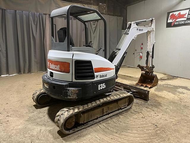 Image of Bobcat E35i equipment image 4