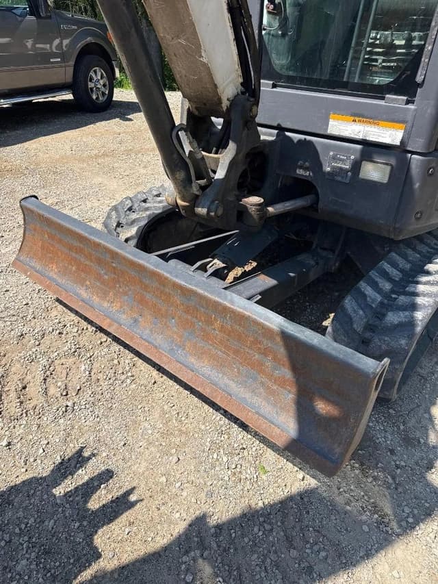Image of Bobcat E35 equipment image 3