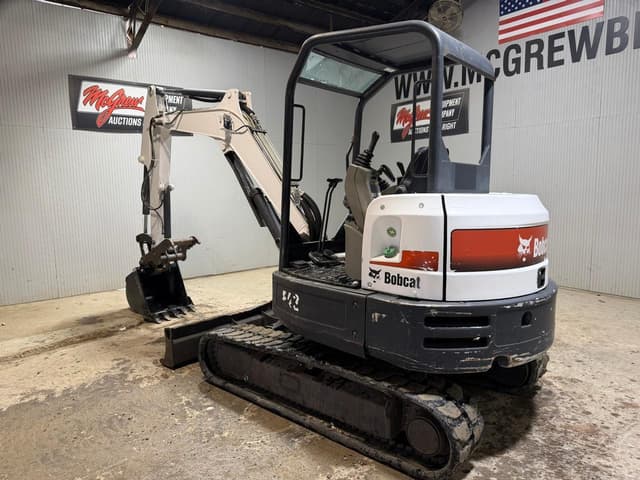Image of Bobcat E42 equipment image 2