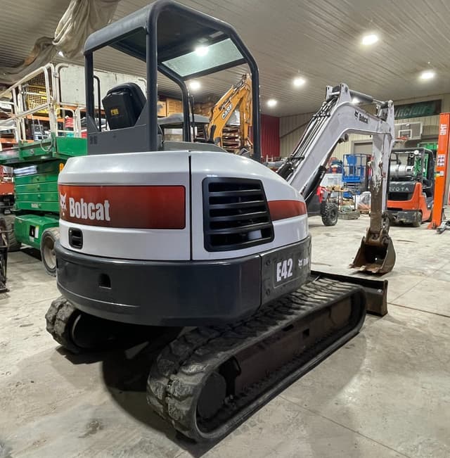 Image of Bobcat E42 equipment image 4